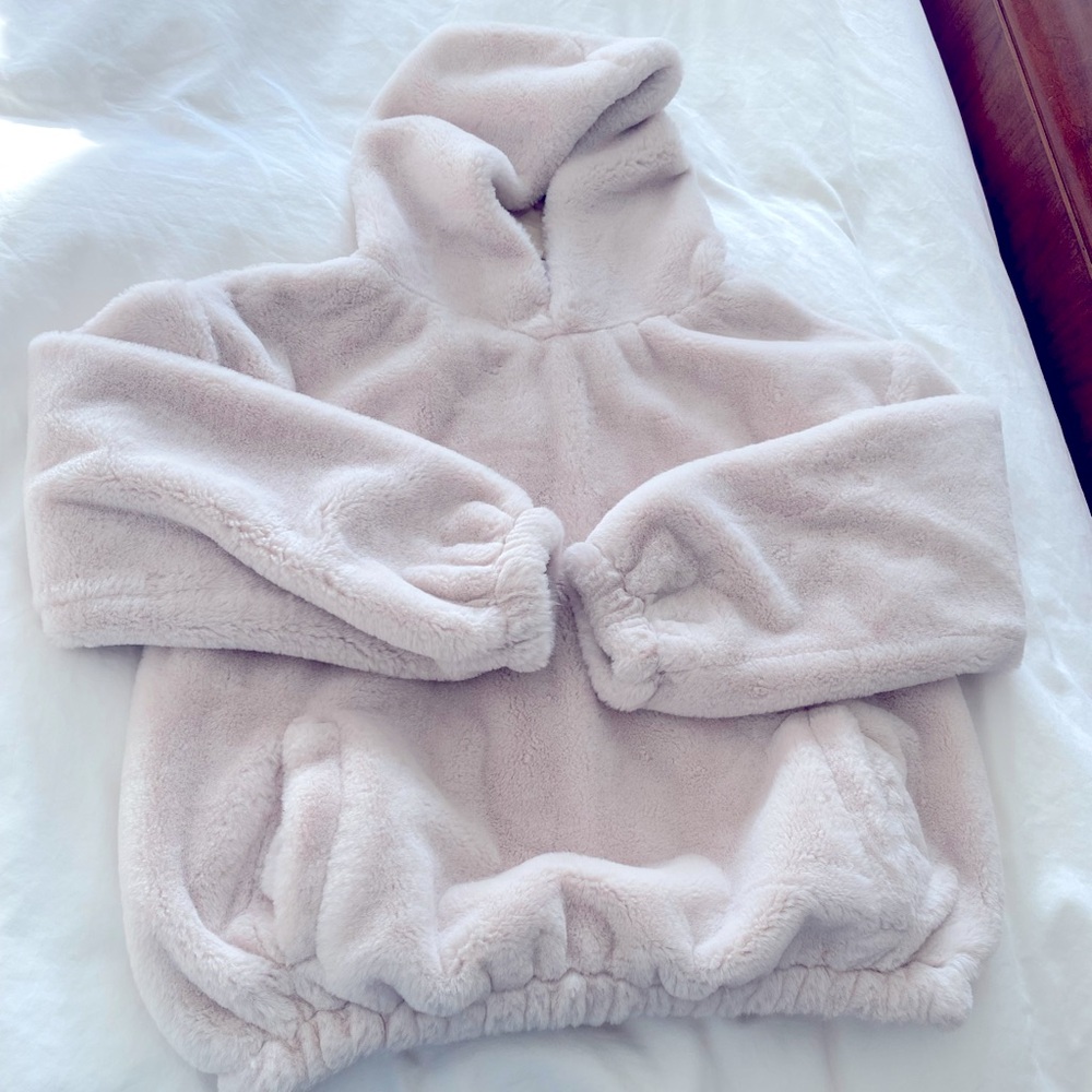 Cozy Faux Fur Hooded Pullover Jacket. Zara. Size 13/14